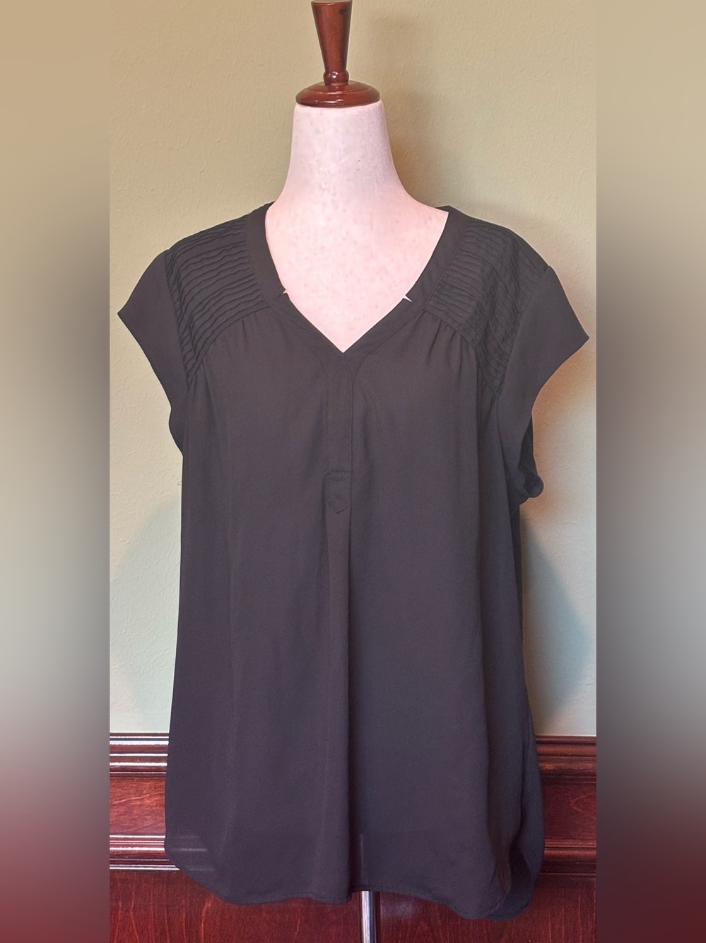 Daniel Rainn Black V-Neck Cap Sleeve Blouse with Pintuck Shoulders